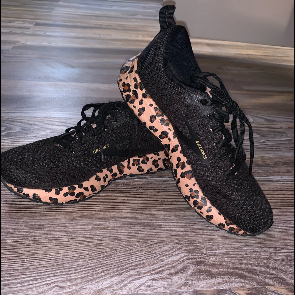 Another brooks revel leopard size 6.5 barely worn